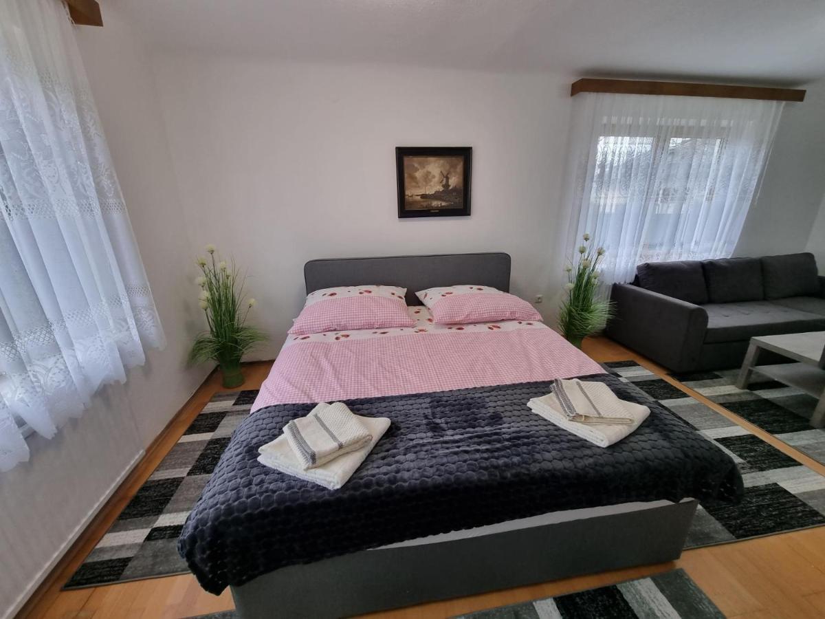 Pension Donaublick Grein 1 , Spitzfeldstr 1 Exteriör bild