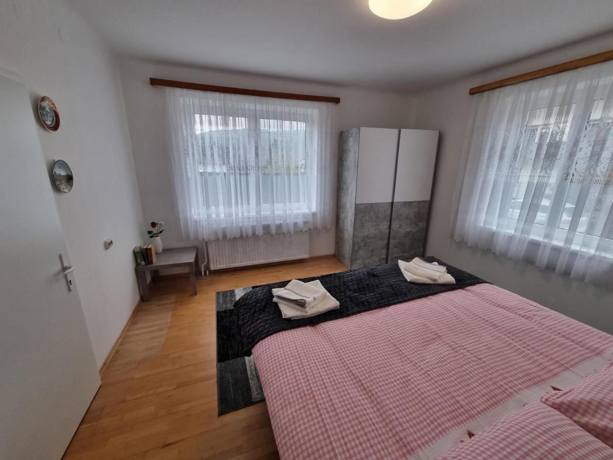Pension Donaublick Grein 1 , Spitzfeldstr 1 Exteriör bild
